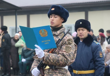 ​Шымкентте Әуе шабуылына қарсы қорғаныс бригадасының сарбаздары ант қабылдады