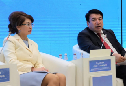 ​Ата-аналар қауымы жас ұрпақты тәрбиелеу мәселесі бойынша күш біріктіруге шақырады