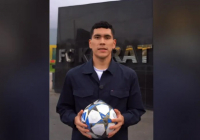 Қақпашы Темірлан Анарбеков қолтаңбасын қойған доп 12 млн теңгеге сатылды