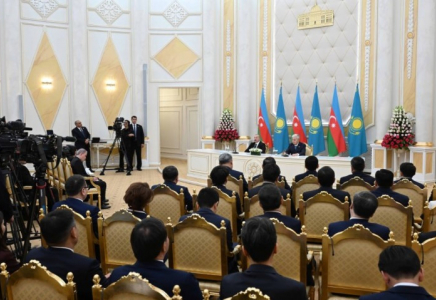 Қазақстан мен Әзербайжан президенттері брифинг өткізді Қазақстан мен Әзербайжан президенттері брифинг өткізді