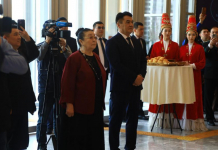 Қыз Жібек рөлін сомдаған даңқты актриса Меруерт Өтекешова Түркістанға келді