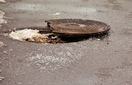 Шымкентте 24 метрлік құдыққа түсіп кеткен сәби құтқарылды