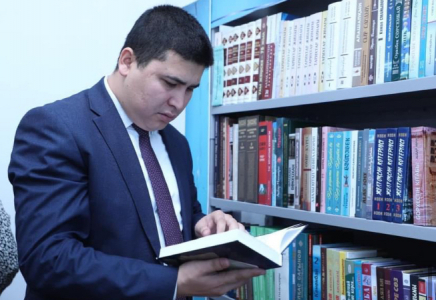 ТҮРКІСТАН: Сарыағаш ауданы әкімдігінде кітапхана ашылды