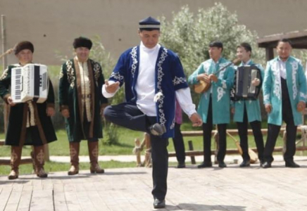 ТҮРКІСТАН: Түлкібастықтар туристерге ұлттық салт-дәстүрлерді таныстырды