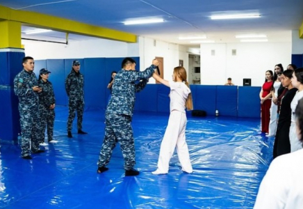 ​В Шымкенте прошёл курс для женщин «Женщина. Право. Защита»