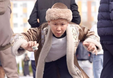 Түркістанда бір мезетте мыңнан аса бала асық ойнап,тарихи нәтиже тіркелді