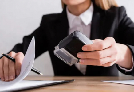 Енді тұрғын үйге қатысты мәмілелерді тек жергілікті нотариустар рәсімдей алады: жаңа ереже