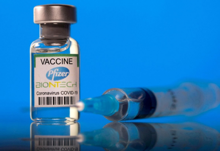 Pfizer-мен ревакцинацияланған қазақстандықтар Батыс Еуропа мен Солтүстік Америкаға кіре алмайды