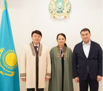 Түркістан облысының әкімі белгілі мәдениет қайраткерлерімен кездесті