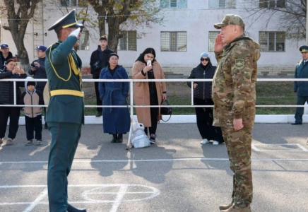 Қорғаныс министрі әскери горнизонға ескертусіз барып тексеріс жүргізді