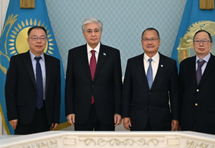 Мемлекет басшысы Sunwah Group корпорациясының төрағасын қабылдады