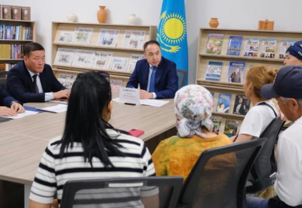 ТҮРКІСТАН: Қанат Қайыпбек өңір тұрғындарын жеке қабылдады 