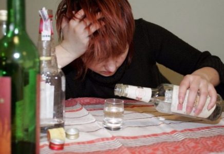 «Әке-шешем ажырасып кетсе екен»: шымкенттік студент ата-анасының екі бөлек кеткенін қалайды