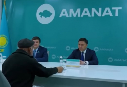 Шымкент қаласының әкімі азаматтардың мәселелерін тыңдады