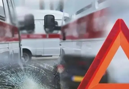 Қарағандыда жаяу жүргіншілер жолағынан өтіп бара жатқан қызды көлік қағып кетті