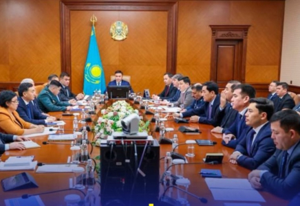 Шымкентте білім саласын цифрландыру және жол инфрақұрылымы мәселелері қаралды