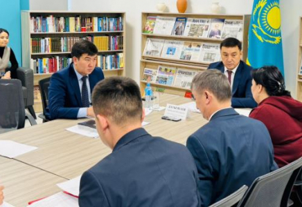 ТҮРКІСТАН: Аппарат басшысы тұрғындарды жеке қабылдап, өтініштерін тыңдады