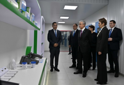Мемлекет басшысы Жамбыл облысындағы фармацевтикалық кәсіпорындардың қызметімен танысты
