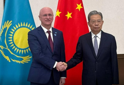 Роман Скляр Бүкілқытайлық жиналыс комитетінің төрағасымен кездесті 