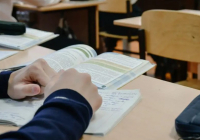 Алматы облысында партаның үстіне секірген оқушы сот алдында жауап берді