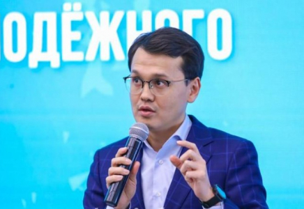 Шетелге кетіп жатқан жастарды қолдаймын – Бағдат Мусин