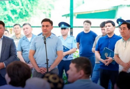 ШЫМКЕНТ: АБАЙ АУДАНЫНЫҢ ӨЗЕКТІ МӘСЕЛЕЛЕРІ ШЕШІМІН ТАБУДА