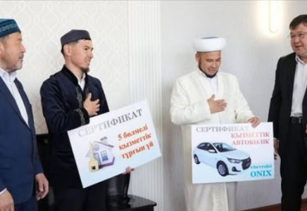 ТҮРКІСТАН: Шардарададағы орталық мешітке қызметтік пәтер мен автокөлік кілті табысталды