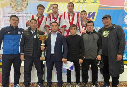 Түркістандық балуандар 