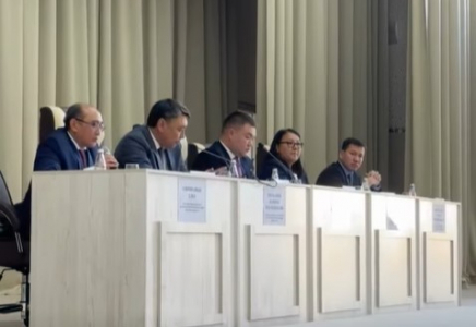 ШЫМКЕНТ: жаңа салық кодексі мен тарифтік саясатты түсіндіру мақсатында кәсіпкерлермен кездесу өтті  