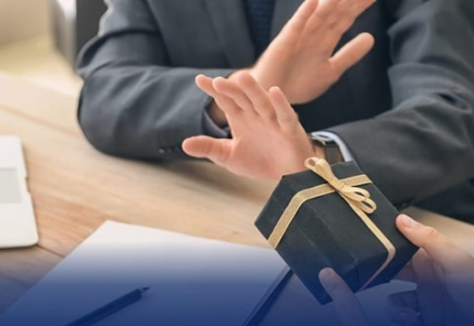 ШЫМКЕНТ: Сыйлық беремін деп 345 мың теңге айыппұл төледі