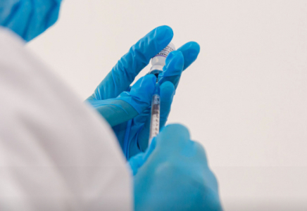 Жасанды интеллект көмегімен әлемде алғаш рет жаңа вакцина жасап шығарылды