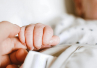 Ресейде әйел бір жарым айлық қызын буындырып өлтірген