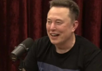 Илон Маск 5 жылдан кейін смартфондар жойылатынын болжады