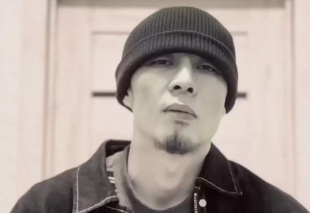 Рэпер Qarakesek сотқа мәжбүрлі түрде жеткізіледі