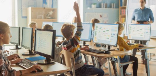 МҰҒАЛІМДЕРДІҢ жұмысын жеңілдететін 5 ЖАСАНДЫ ИНТЕЛЛЕКТ құралы