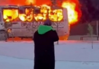 Қосшыда мектеп маңында автобус өртенді