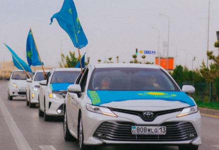Түркістандық жастар қайта жаңғырған мерекені атап өтті