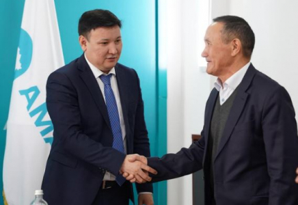 ТҮРКІСТАН: Ертай Алтаев орынбасары тұрғындардың өтініштерін тыңдады