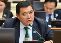 "Халық көтере алмайды": Депутат Қазақстандағы тарифтердің өсуіне тыйым салу мерзімін ұзартуды сұрады