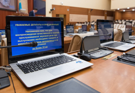 Мәжілістің жаңа депутаты Нұрлан Әлімжанов ант беруге келген жоқ  