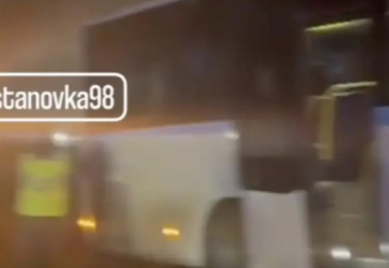 Астананың маңында автобус пен экскаватор соқтығысып, 12 адам жарақат алды