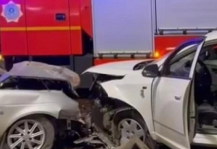 Қарағандыда 3 көлік соқтығысып, 5 адам зардап шекті