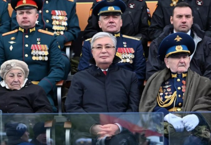Тоқаев Мәскеуде өткен әскери парадқа қатысты