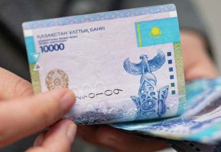 Әрбірі 19 млн теңге алған: сақтандыру қорының сыйақысы депутаттың ашуын туғызды  