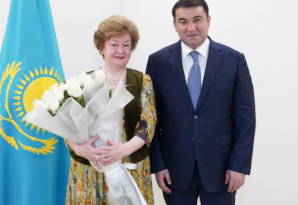 ТҮРКІСТАН: Нұралхан Көшеров дәстүрлі өнерді насихаттап жүрген қайраткермен кездесті