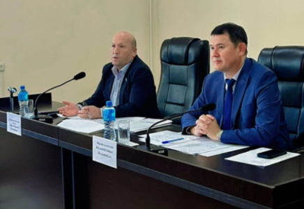 ТҮРКІСТАН: Мәслихат төрағасы шардаралық шаруалармен кездесті