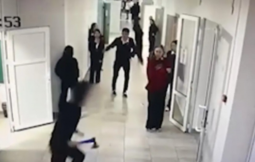Құлсарыда 10-сынып оқушысы балта ұстап, қатарластарына шабуыл жасады: екі бозбала жараланды
