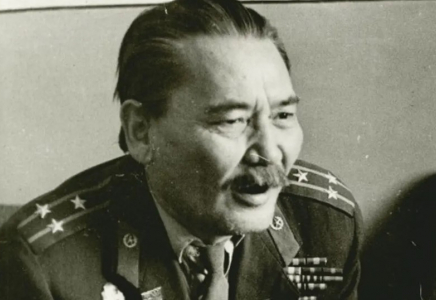 Бауыржан Момышұлына «Халық қаһарманы» атағы ресми түрде берілді