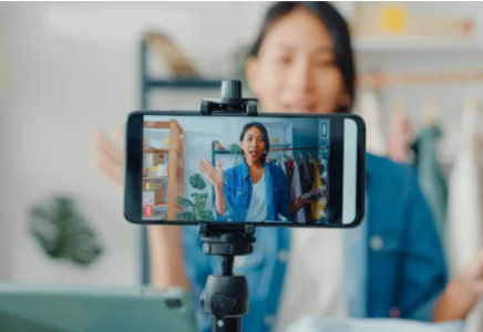 Қазақстанда онлайн курс өткізетін блогерлер дипломдарын көрсетуге міндеттелмек