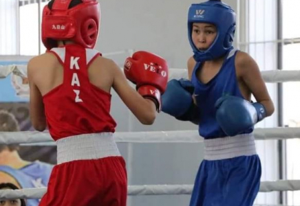 ТҮРКІСТАН: Бокстан облыс чемпионаты мәресіне жетті